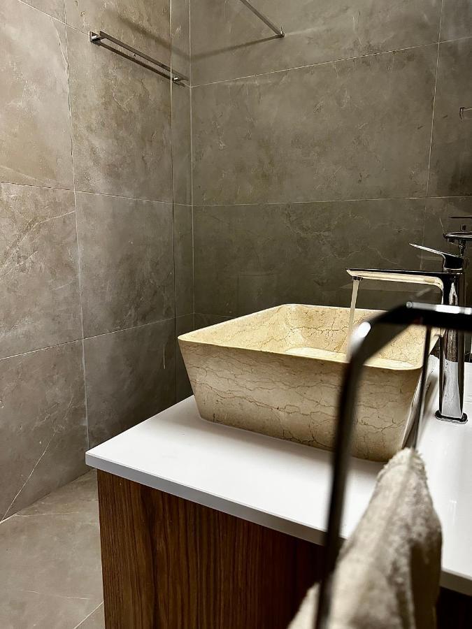 Stone Court Boutique Hotel de apartamente *