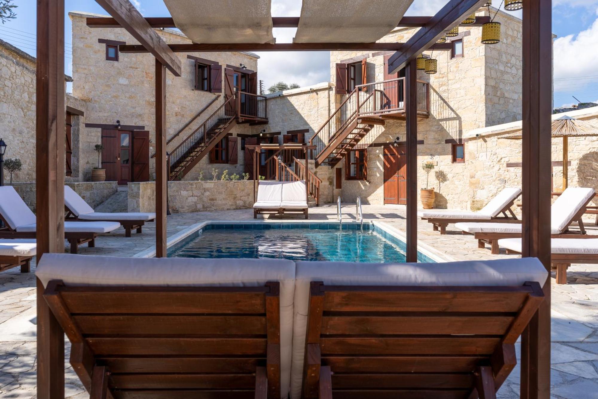 Hotel de apartamente Stone Court Boutique *
