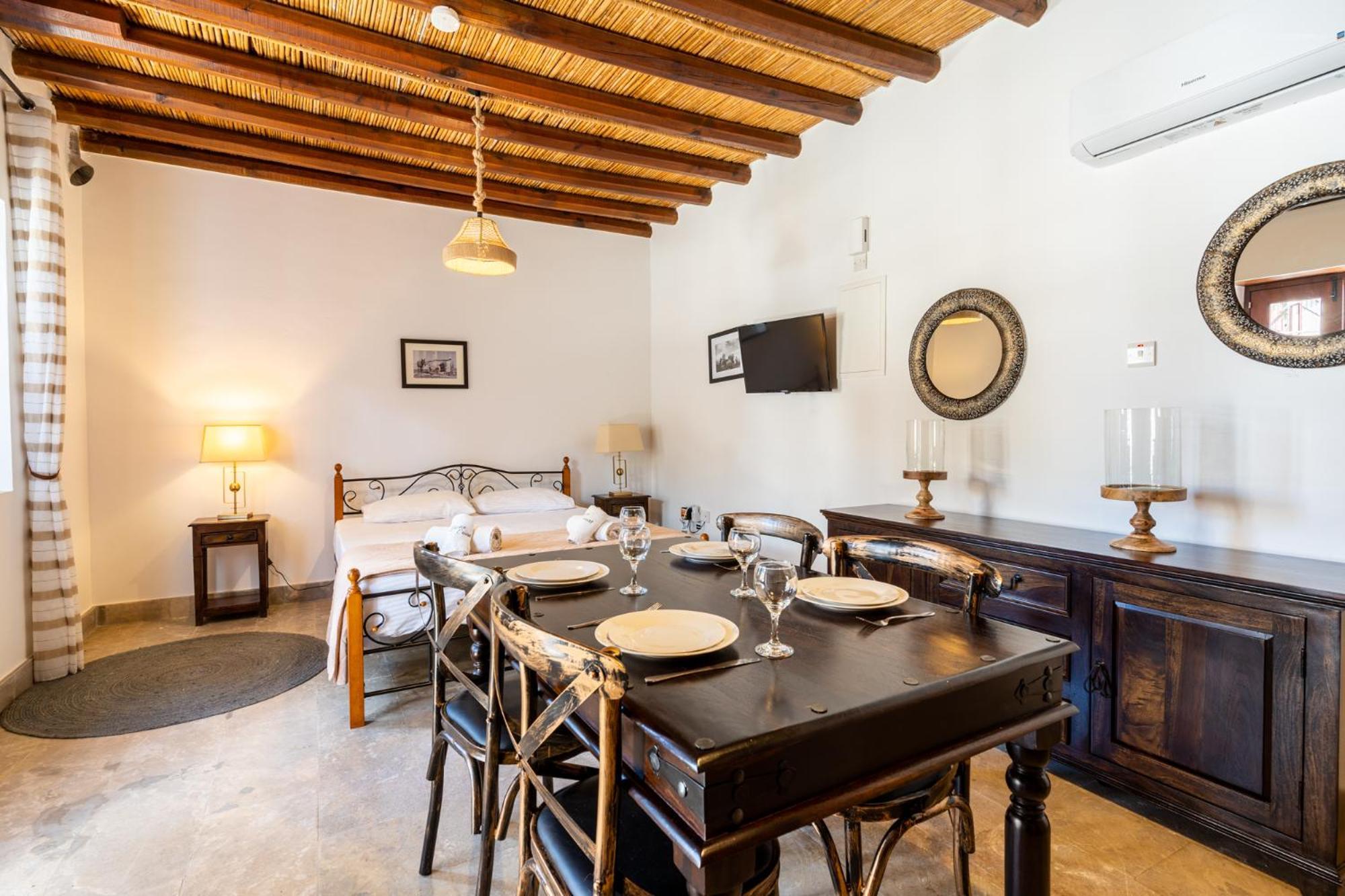Hotel de apartamente Stone Court Boutique *