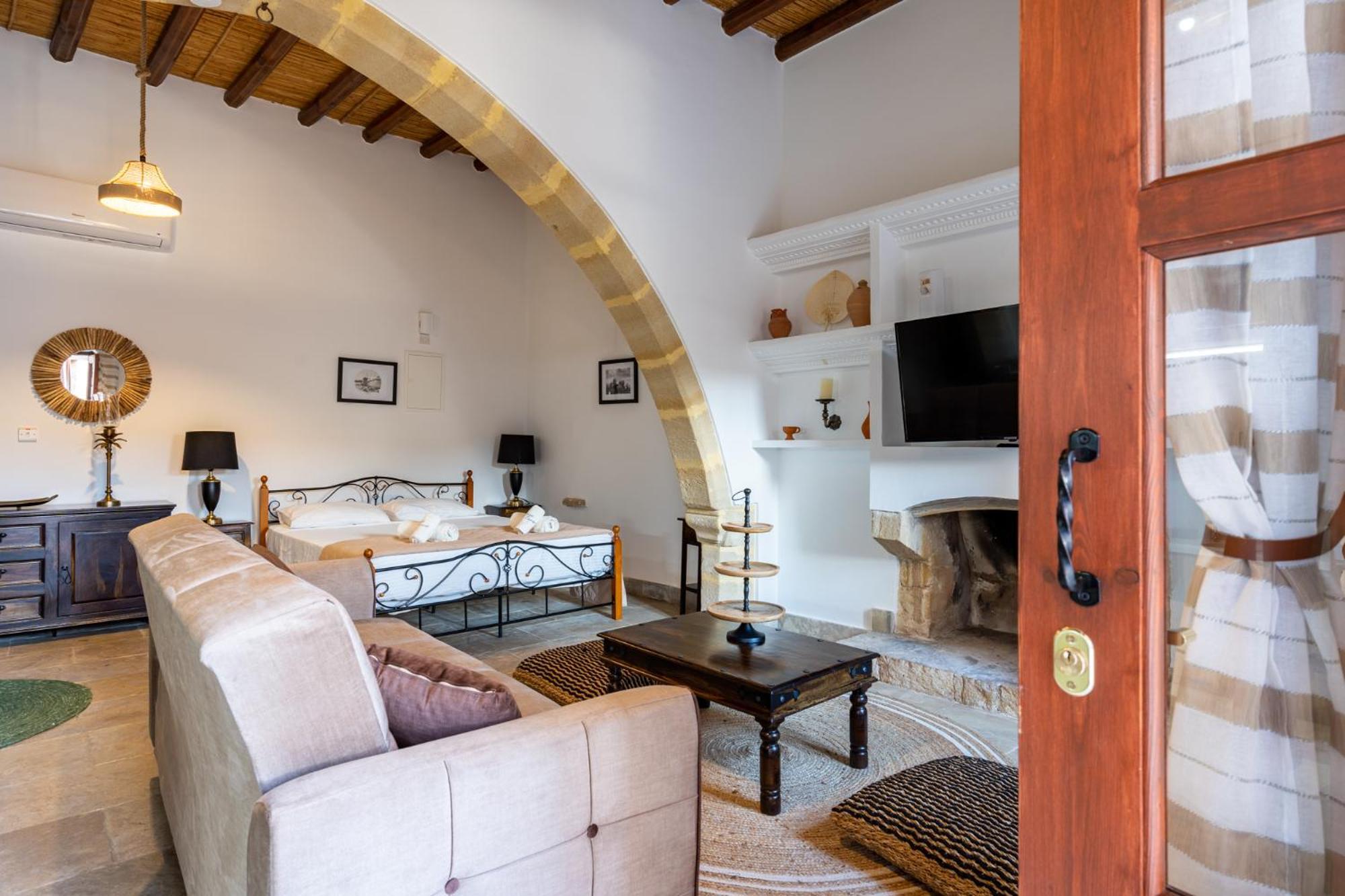 Aparthotel Stone Court Boutique *