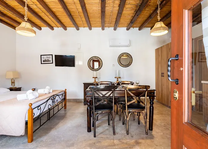 Stone Court Boutique Studios